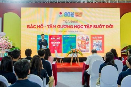 Tọa đàm: 'Bác Hồ - Tấm gương học tập suốt đời'