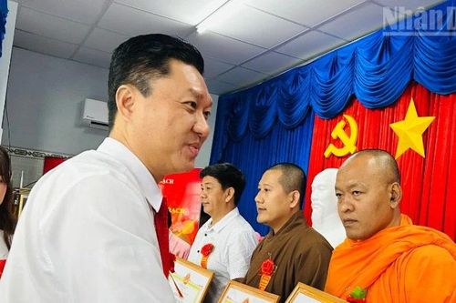 Cà Mau: Biểu dương các tập thể, cá nhân điển hình tiên tiến