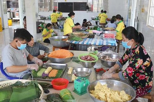 Bánh tét Trà Cuôn vươn xa