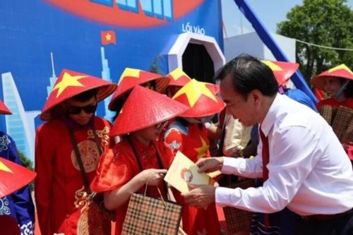 Chung tay 'Chắp cánh ước mơ cho trẻ em khuyết tật'