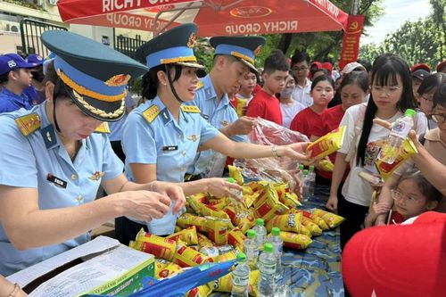 Bộ đội Phòng không-Không quân đồng hành cùng nhân dân trong dịp Đại lễ
