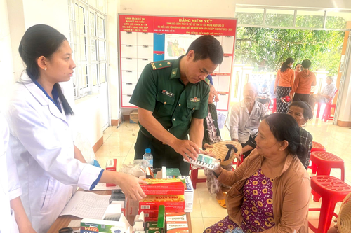 Bộ đội Biên phòng Đắk Lắk: Khám, cấp thuốc miễn phí cho nhân dân biên giới biển