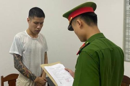 Bảo vệ canh me 'rút ruột' công trình