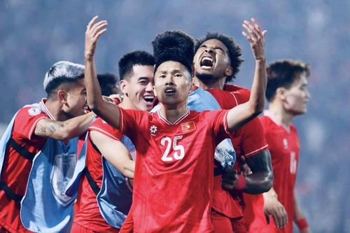 Ngọc Tân, Quang Hải, Hai Long chia tay đội tuyển vào giờ chót