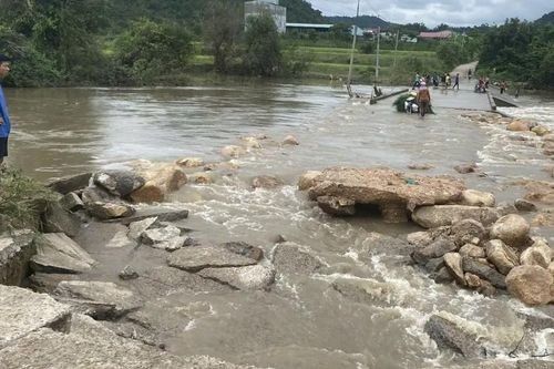 Gia Lai: Ngầm tràn bị ngập nặng, hàng trăm hộ dân thôn Mơ Nang 2 bị cô lập