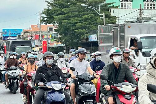 Người dân về miền Tây nghỉ Lễ 2-9: Cầu Rạch Miễu thông thoáng, đường cao tốc TPHCM - Trung Lương kẹt xe