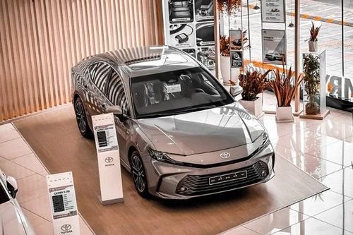 Toyota Việt Nam khẳng định, chưa tăng giá Camry và Fortuner nhập khẩu