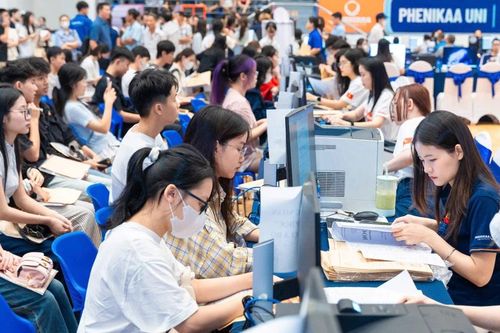 Tạo điều kiện thuận lợi cho tân sinh viên nhập học