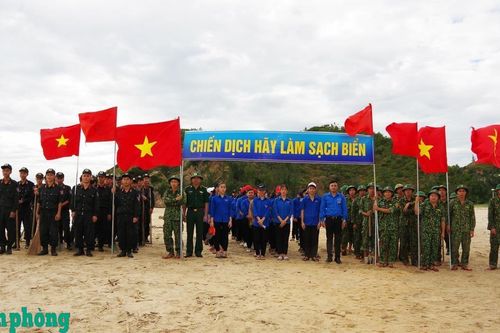 BĐBP chung tay giữ gìn màu xanh của biển
