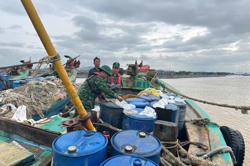 Hải đoàn Biên phòng 38 liên tiếp phát hiện, bắt giữ 4 tàu vận chuyển khoảng 95.000 lít dầu DO