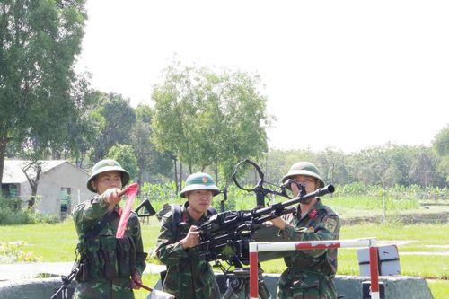Quân đoàn 34 thường trực canh giữ bầu trời để Nhân dân vui Lễ