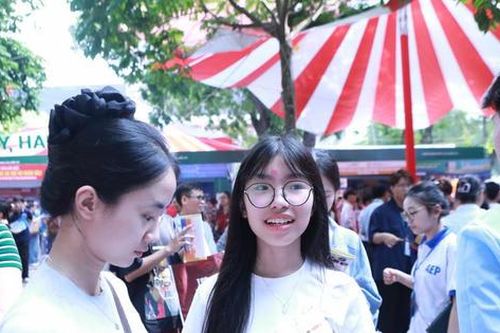 Nhiều đại học tặng sinh viên 100.000 đồng dịp Tết Độc lập 2/9