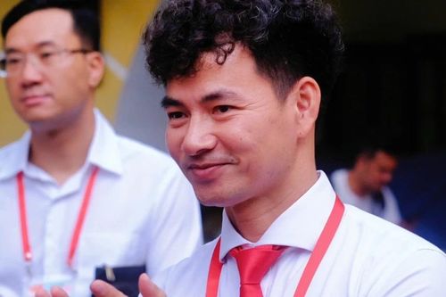 NSND Xuân Bắc động viên dàn nghệ sĩ tổng duyệt A80