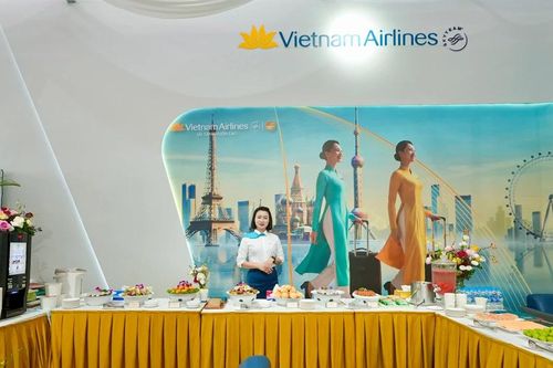 Vietnam Airlines mang trải nghiệm Phòng chờ Bông Sen sang trọng, đẳng cấp quốc tế tới Triển lãm A80