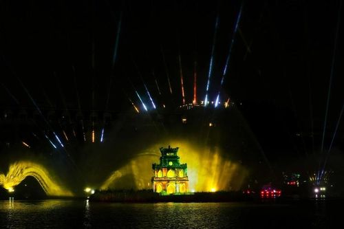 'Hà Nội rạng rỡ' thắp sáng Hồ Gươm bằng nghệ thuật 3D Mapping kỷ niệm 80 năm Quốc khánh