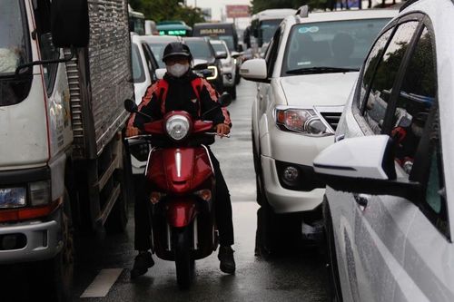 Ngao ngán cảnh 'tiến không được, lùi chẳng xong' ở cửa ngõ TPHCM