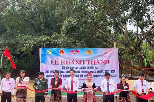 Khánh thành cầu treo dân sinh Tân Mai, xã Nhôn Mai, Nghệ An