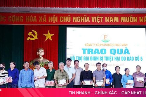 Trao 100 suất quà cho các gia đình khó khăn bị ảnh hưởng do bão