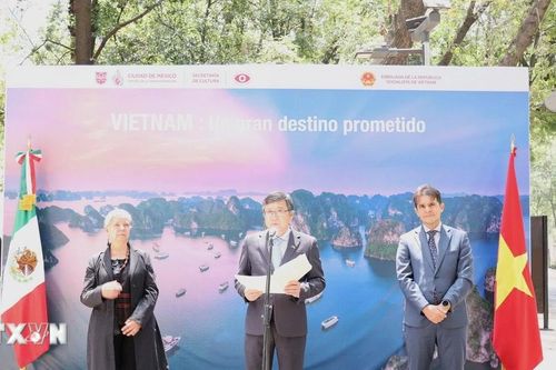 'Việt Nam: Điểm đến đầy hứa hẹn' tỏa sáng giữa lòng thủ đô Mexico