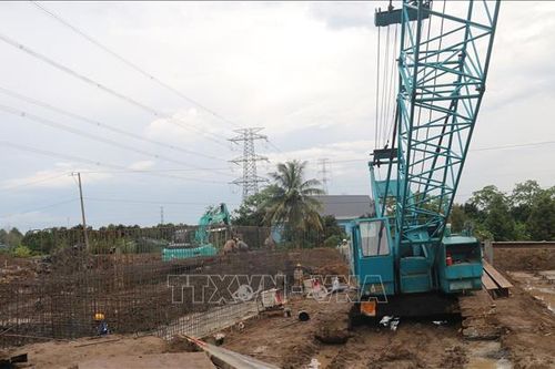40 mũi thi công đẩy nhanh tiến độ Dự án cao tốc Cao Lãnh - An Hữu thành phần 2