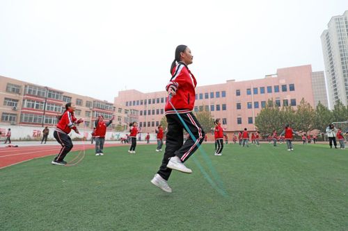 Trường học có giáo viên đông hơn học sinh: Khủng hoảng dân số 'gõ cửa' ngành giáo dục Trung Quốc