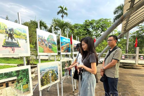 Triển lãm ảnh 'Chiến thắng Điện Biên Phủ - mốc vàng lịch sử'