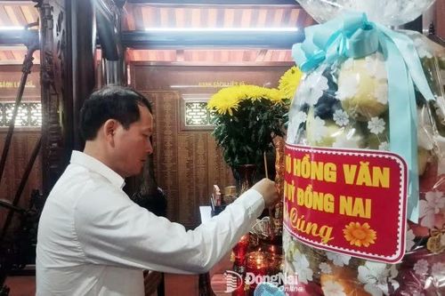 Bí thư Tỉnh ủy Đồng Nai Vũ Hồng Văn viếng Đền thờ Liệt sĩ Long Khánh