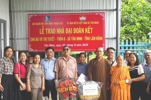 Trao nhà Đại đoàn kết nhân dịp Quốc khánh 2/9