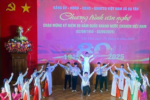 Sôi nổi chương trình nghệ thuật chào mừng Kỷ niệm 80 năm Quốc khánh 2/9