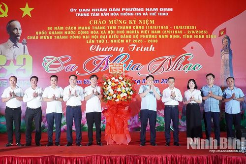 Chương trình nghệ thuật chào mừng các ngày lễ lớn của đất nước và thành công Đại hội Đại biểu Đảng bộ phường Nam Định nhiệm kỳ 2025-2030