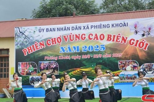 Phiên chợ vùng cao biên giới Phiêng Khoài