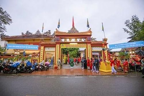 Miễn vé tham quan di tích điện Huệ Nam dịp lễ hội