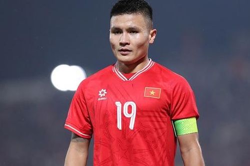 HLV Kim Sang-sik liên tiếp nhận tin kém vui ở tuyển Việt Nam