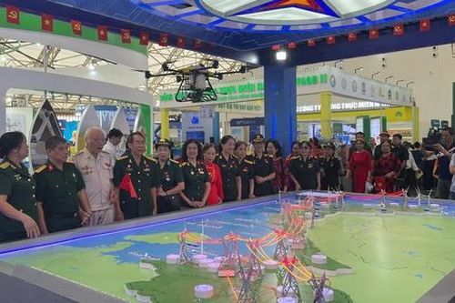 Chiêm ngưỡng các công trình điện thế kỷ của EVN tại Triển lãm A80