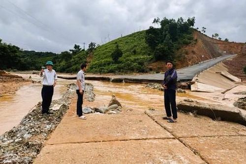 Quảng Trị khắc phục sạt lở, dự kiến thông xe tuyến tỉnh lộ 571 ngày 31/8
