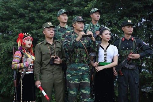 Kiên quyết, kiên trì, chủ động đấu tranh ngăn chặn, đẩy lùi các hoạt động tôn giáo trái pháp luật, giữ yên bản làng