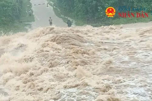 Quảng Trị: Nhiều xã vùng biên giới bị cô lập do mưa bão