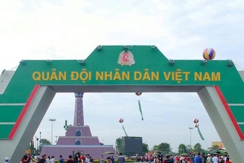 Nhiều khí tài hiện đại của Bộ Quốc phòng được trưng bày tại Triển lãm thành tựu đất nước