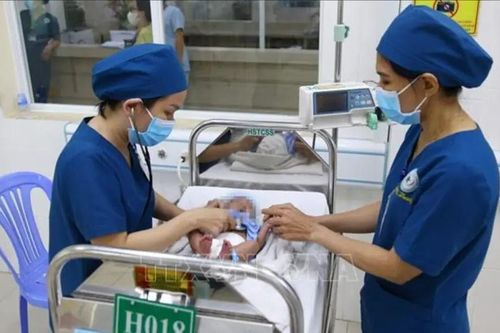 Cứu sống bé sơ sinh bị vàng da, biến chứng não cấp
