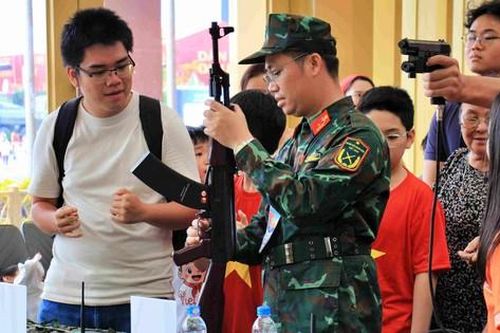 'Soi lịch sử' bằng lăng kính khoa học - công nghệ tại Triển lãm Thành tựu đất nước