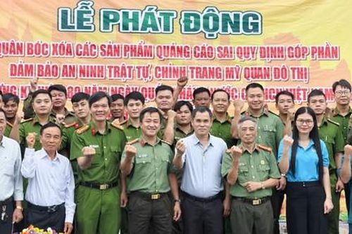 168 xã, phường, đặc khu tại TPHCM đồng loạt ra quân bóc gỡ quảng cáo trái phép