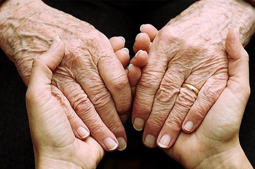 Đừng biến Vu lan thành dịch vụ 'hối lộ tâm linh' để tự trấn an đã tròn chữ hiếu