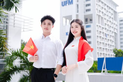 Loạt trường đại học tặng mỗi sinh viên 100.000 đồng dịp Quốc khánh 2/9