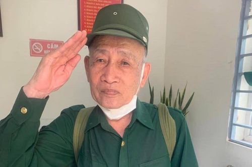Công an Hà Nội thông báo tìm người thân cho cựu chiến binh đi lạc