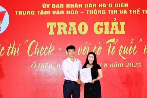 Xã Ô Diên tổng kết và trao giải cuộc thi 'Check-in với cờ Tổ quốc'
