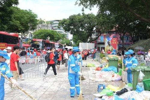 Lượng rác thải phát sinh nhiều sau Lễ tổng duyệt diễu binh
