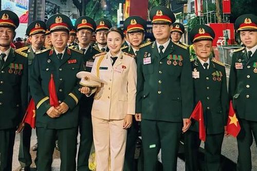 Nghệ sĩ Việt thức xuyên đêm, tinh thần phấn khởi tham gia tổng duyệt A80