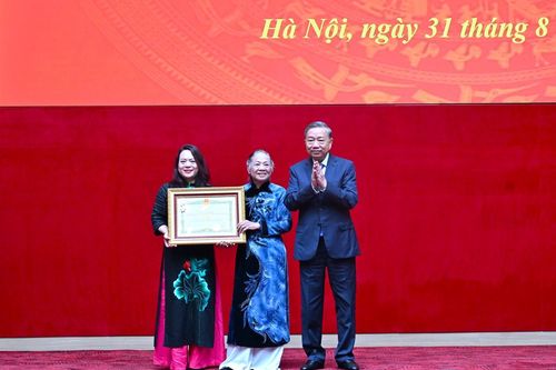 Truy tặng danh hiệu Anh hùng Lực lượng vũ trang nhân dân cho cố Bộ trưởng Bộ Nội vụ Bùi Thiện Ngộ