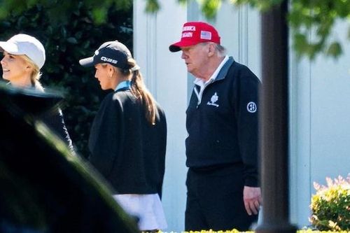 Ông Trump đi đánh golf giữa tin đồn 'qua đời'