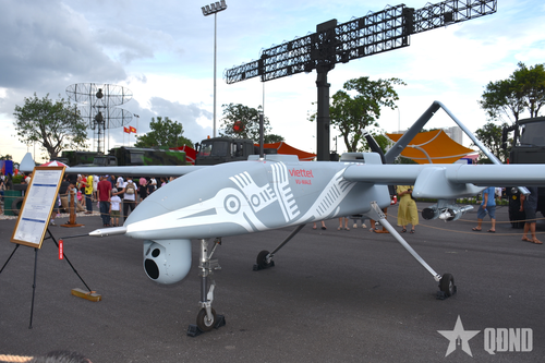 UAV có khả năng mang tên lửa, bom thông minh của Việt Nam tại Triển lãm thành tựu đất nước